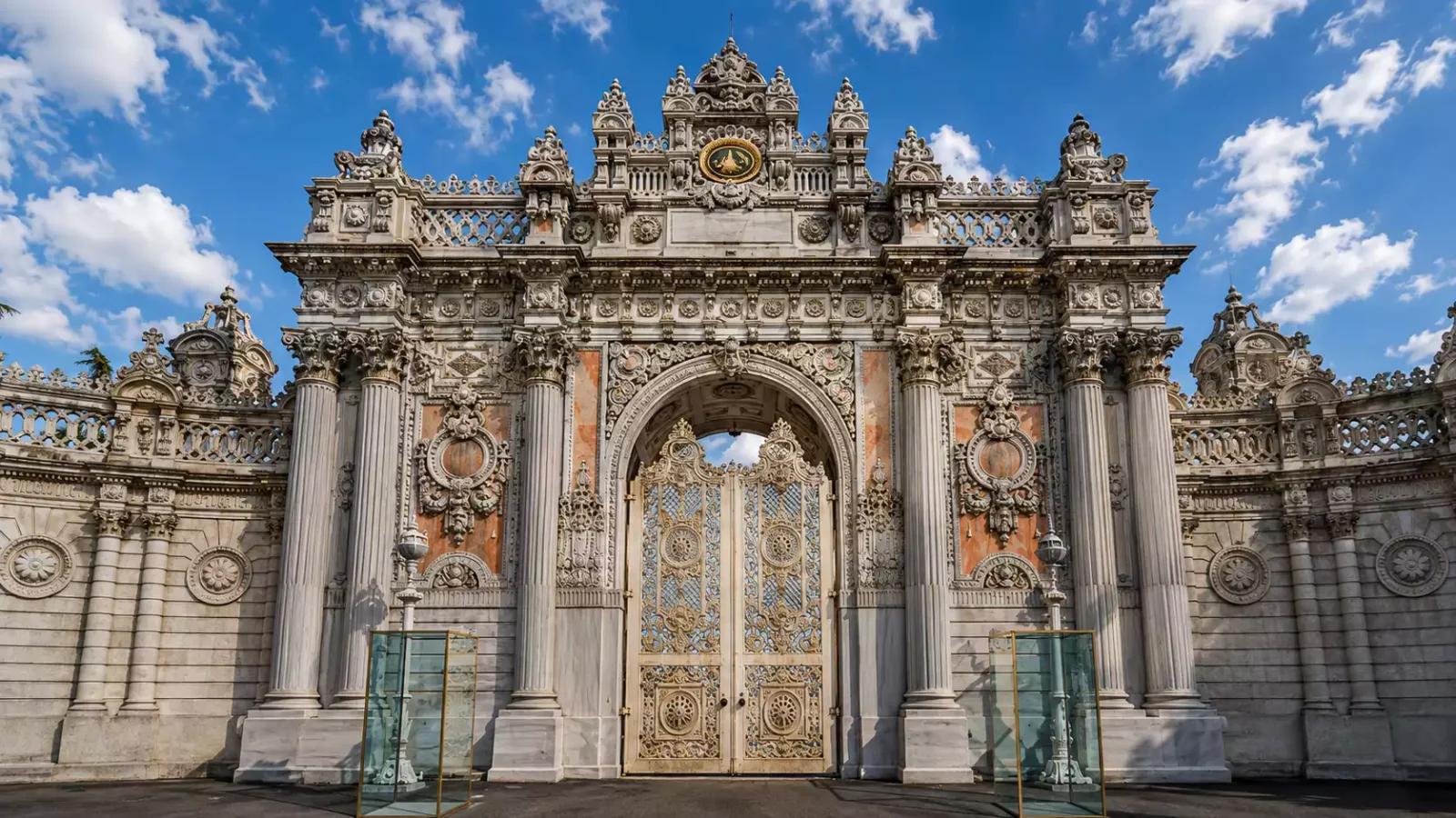 Dolmabahce Palace with Bosphorus Cruise Gate