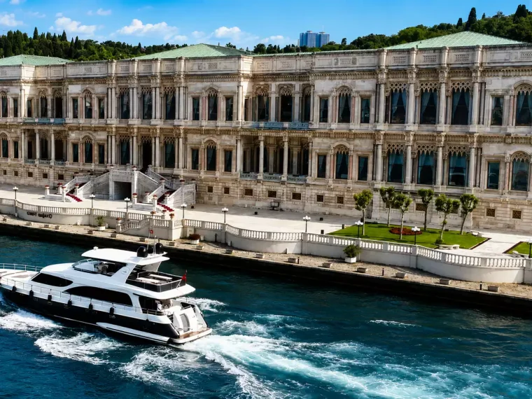 Dolmabahce Palace with Bosphorus Cruise