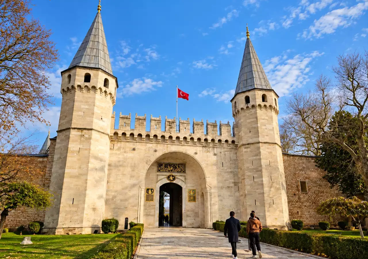 Topkapi Palace Istanbul Ottoman History and Visitor Guide