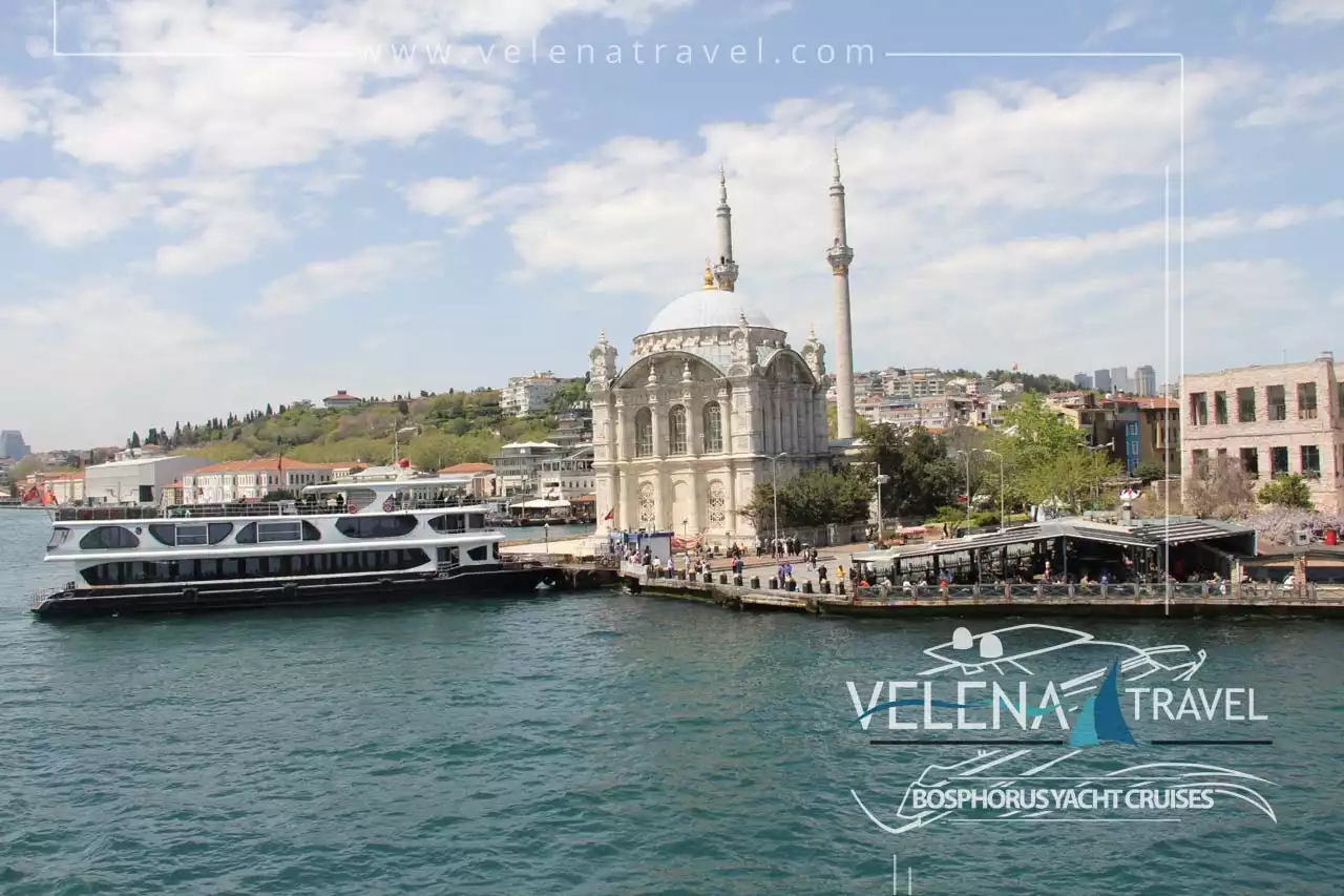 Lunch and Bosphorus Sightseeing in Istanbul - Ortakoy Mosquee